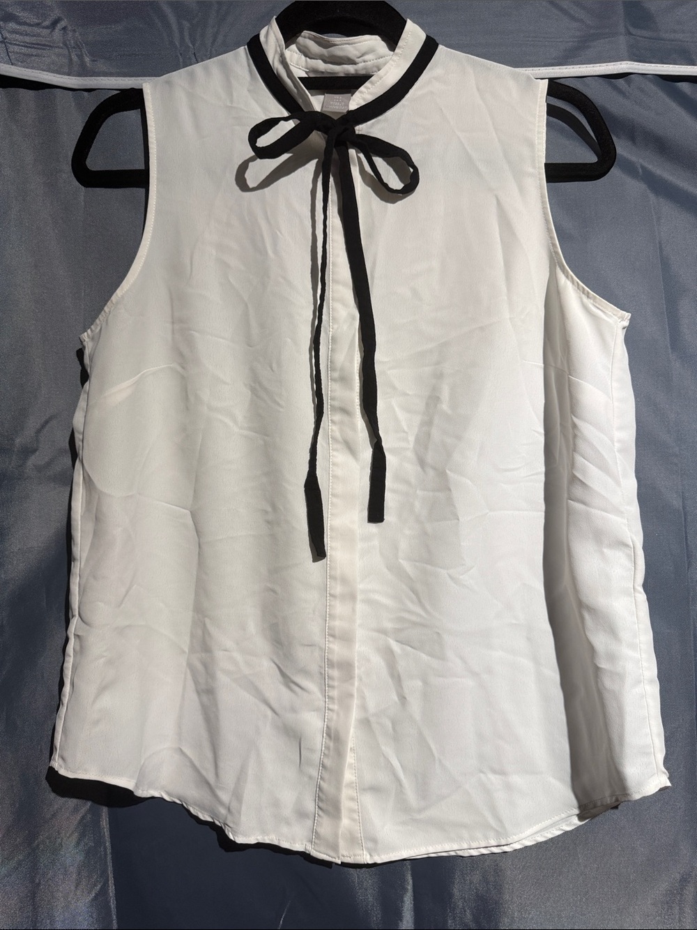 H&M White Sleeveless Bow-Tie Neck Blouse with Black Trim